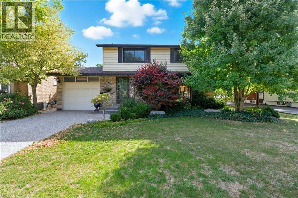 33 GOLDFINCH Road, Hamilton, Ontario