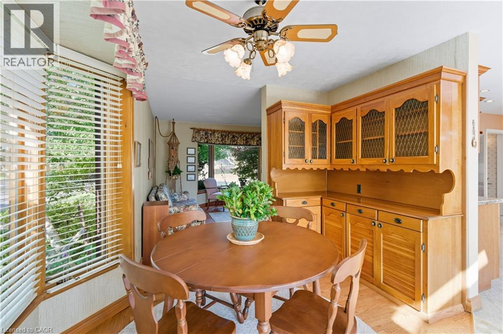 33 Goldfinch Road, Hamilton, Ontario  L9A 3W8 - Photo 12 - 40772097