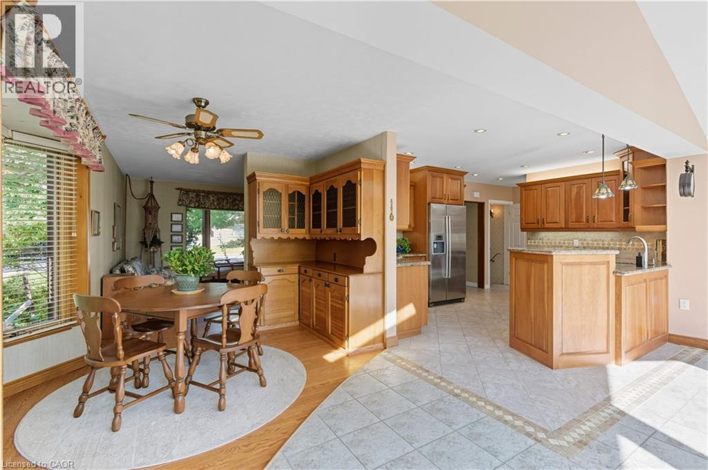 33 Goldfinch Road, Hamilton, Ontario  L9A 3W8 - Photo 13 - 40772097