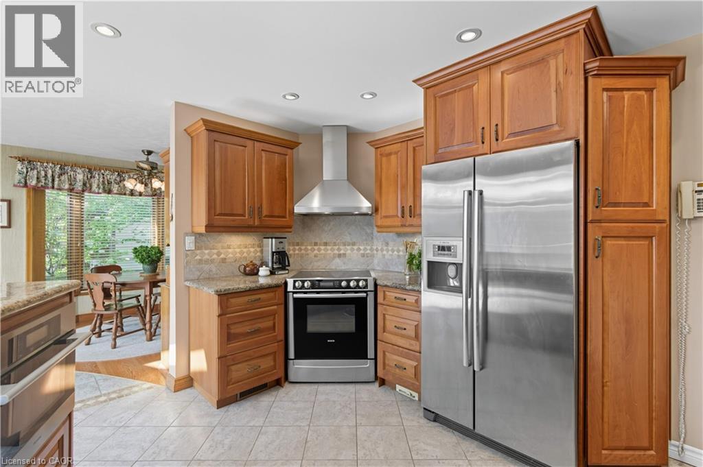 33 Goldfinch Road, Hamilton, Ontario  L9A 3W8 - Photo 18 - 40772097