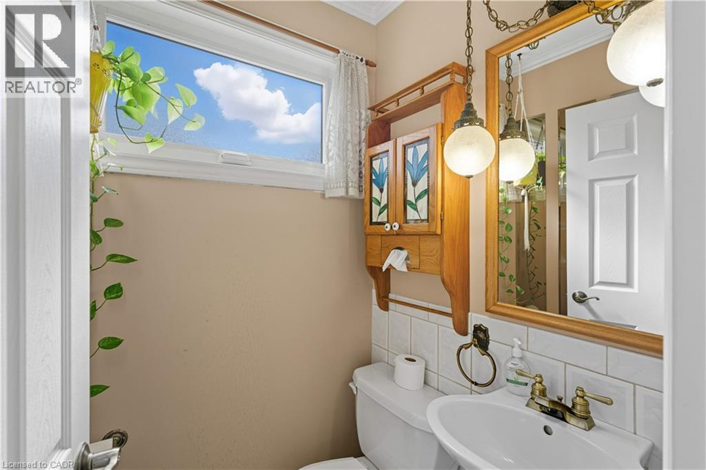 33 Goldfinch Road, Hamilton, Ontario  L9A 3W8 - Photo 24 - 40772097