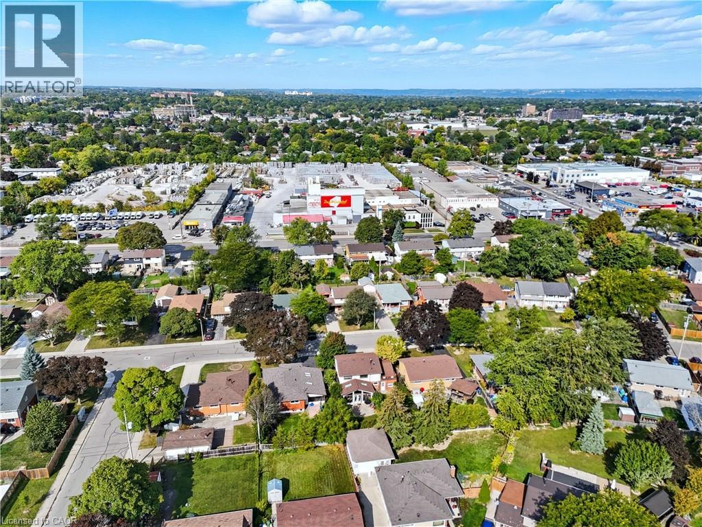 33 Goldfinch Road, Hamilton, Ontario  L9A 3W8 - Photo 45 - 40772097