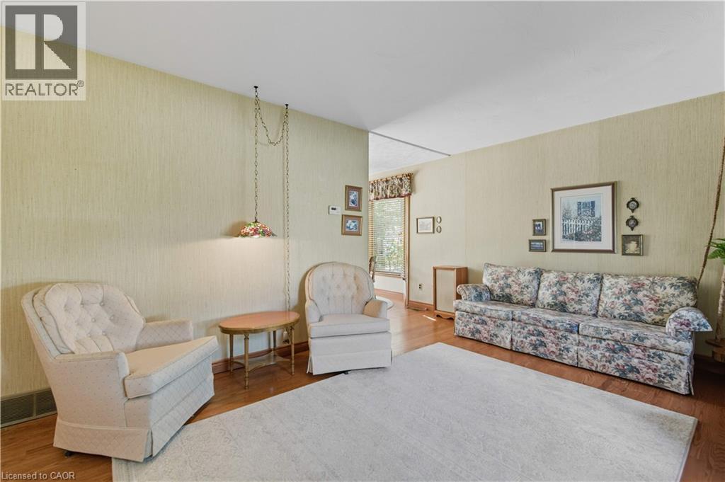 33 Goldfinch Road, Hamilton, Ontario  L9A 3W8 - Photo 7 - 40772097
