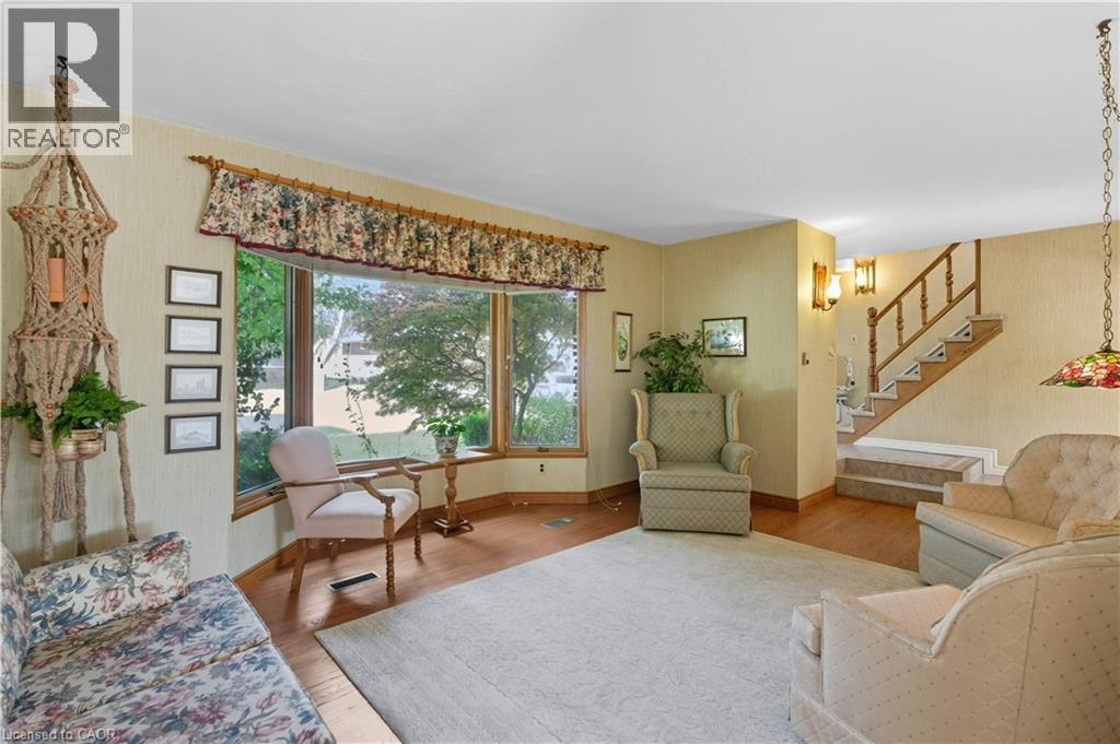 33 Goldfinch Road, Hamilton, Ontario  L9A 3W8 - Photo 9 - 40772097