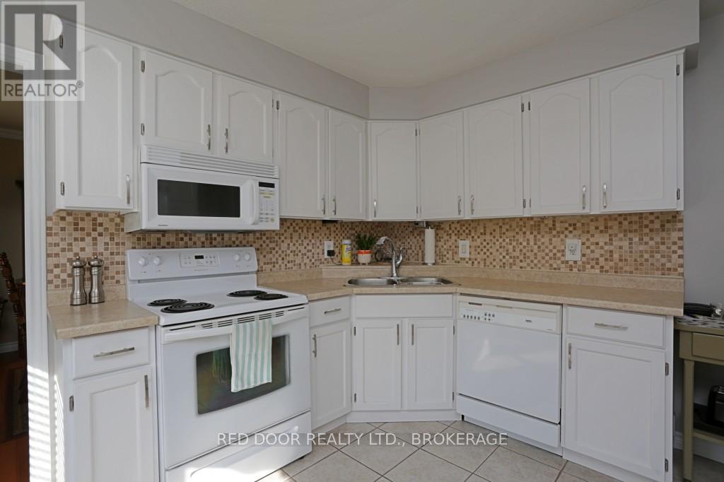 41 Luton Crescent, St. Thomas, Ontario  N5R 5J9 - Photo 13 - X12417965