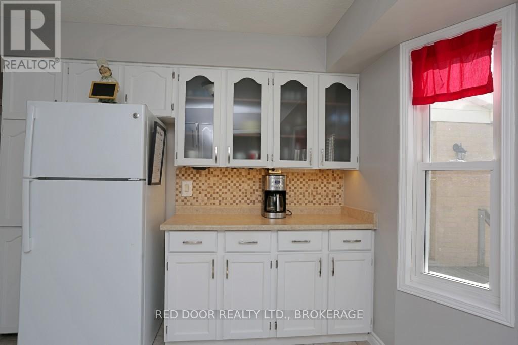 41 Luton Crescent, St. Thomas, Ontario  N5R 5J9 - Photo 14 - X12417965