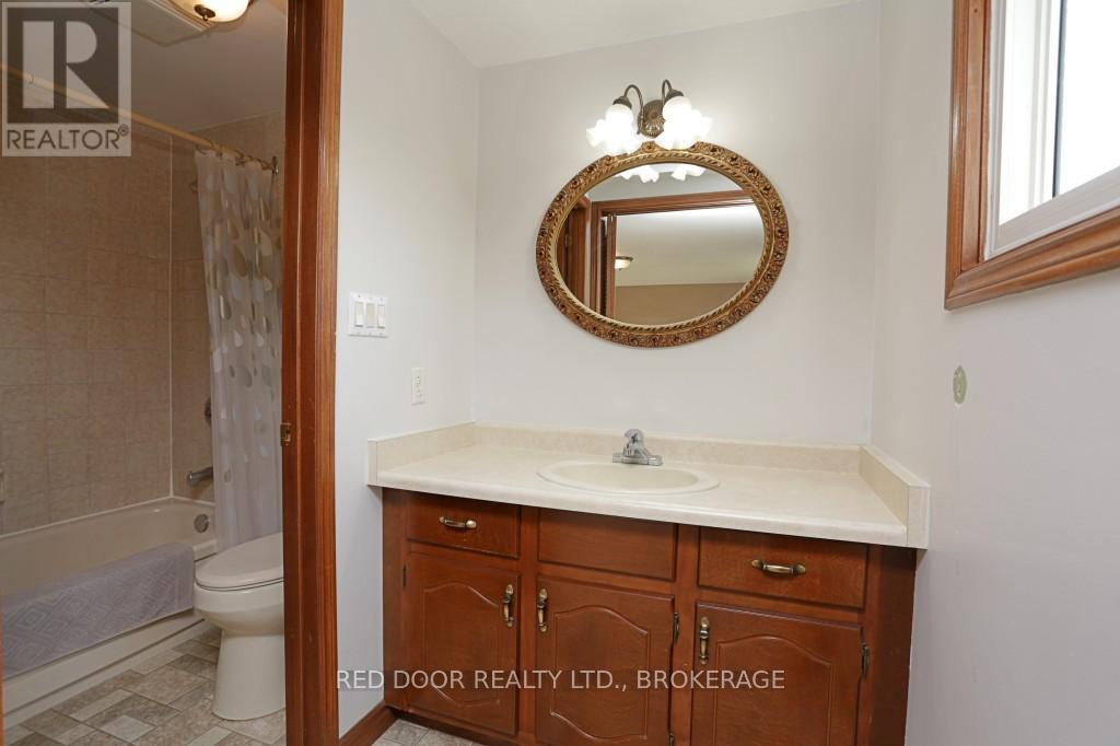 41 Luton Crescent, St. Thomas, Ontario  N5R 5J9 - Photo 26 - X12417965