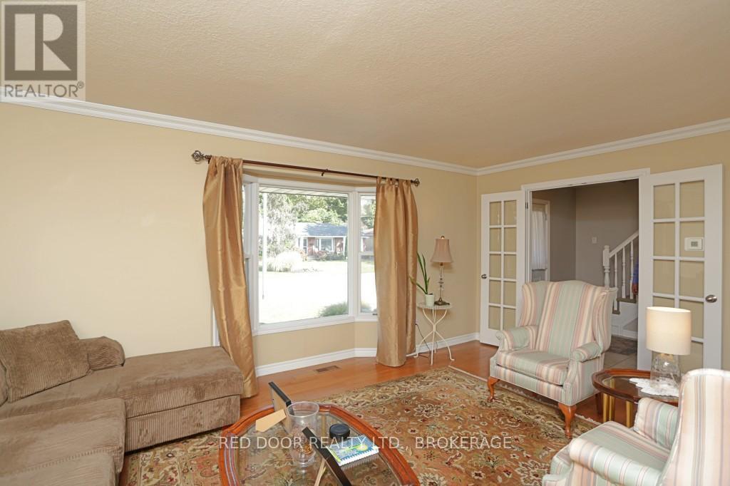 41 Luton Crescent, St. Thomas, Ontario  N5R 5J9 - Photo 7 - X12417965