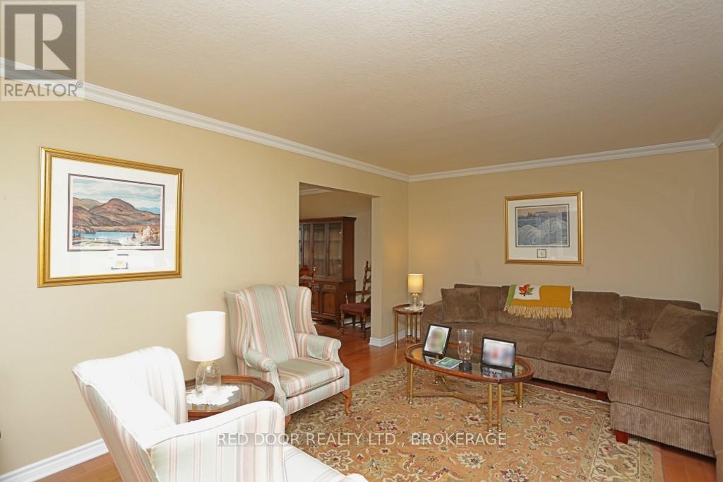 41 Luton Crescent, St. Thomas, Ontario  N5R 5J9 - Photo 9 - X12417965