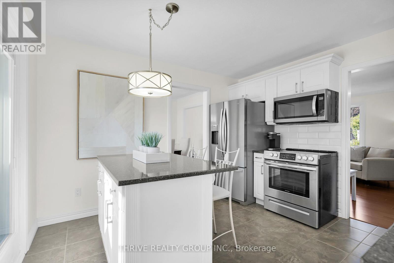 999 Farnham Road, London South, Ontario  N6K 1S3 - Photo 18 - X12417991