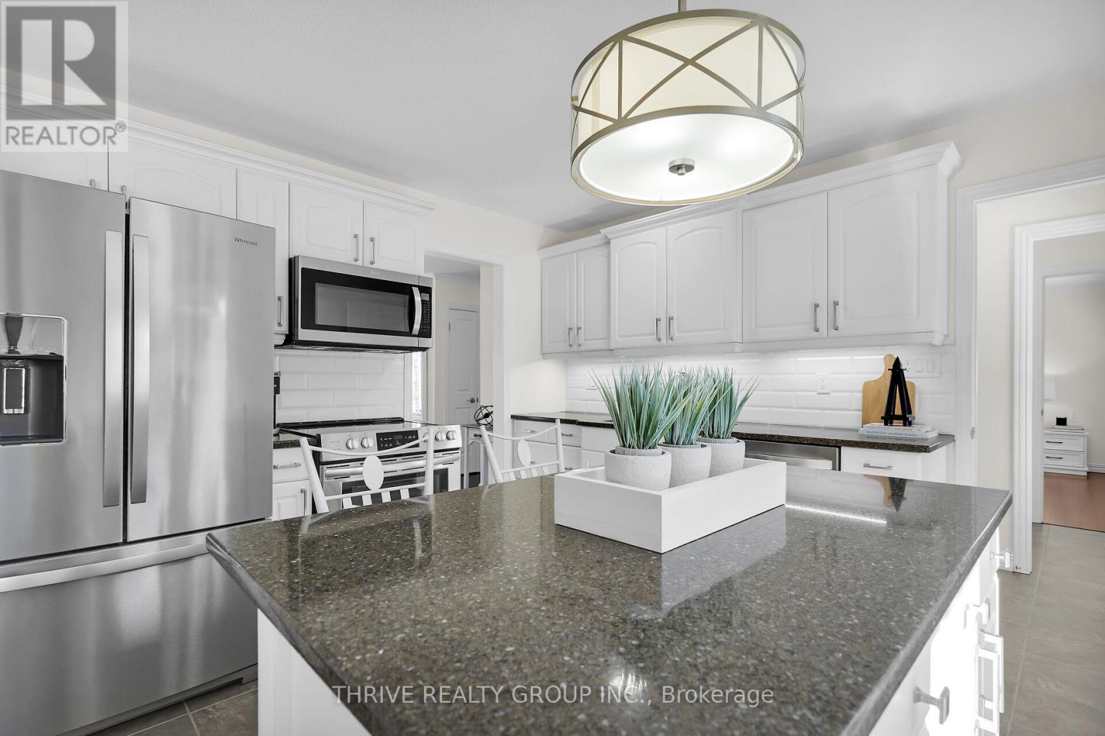 999 Farnham Road, London South, Ontario  N6K 1S3 - Photo 19 - X12417991