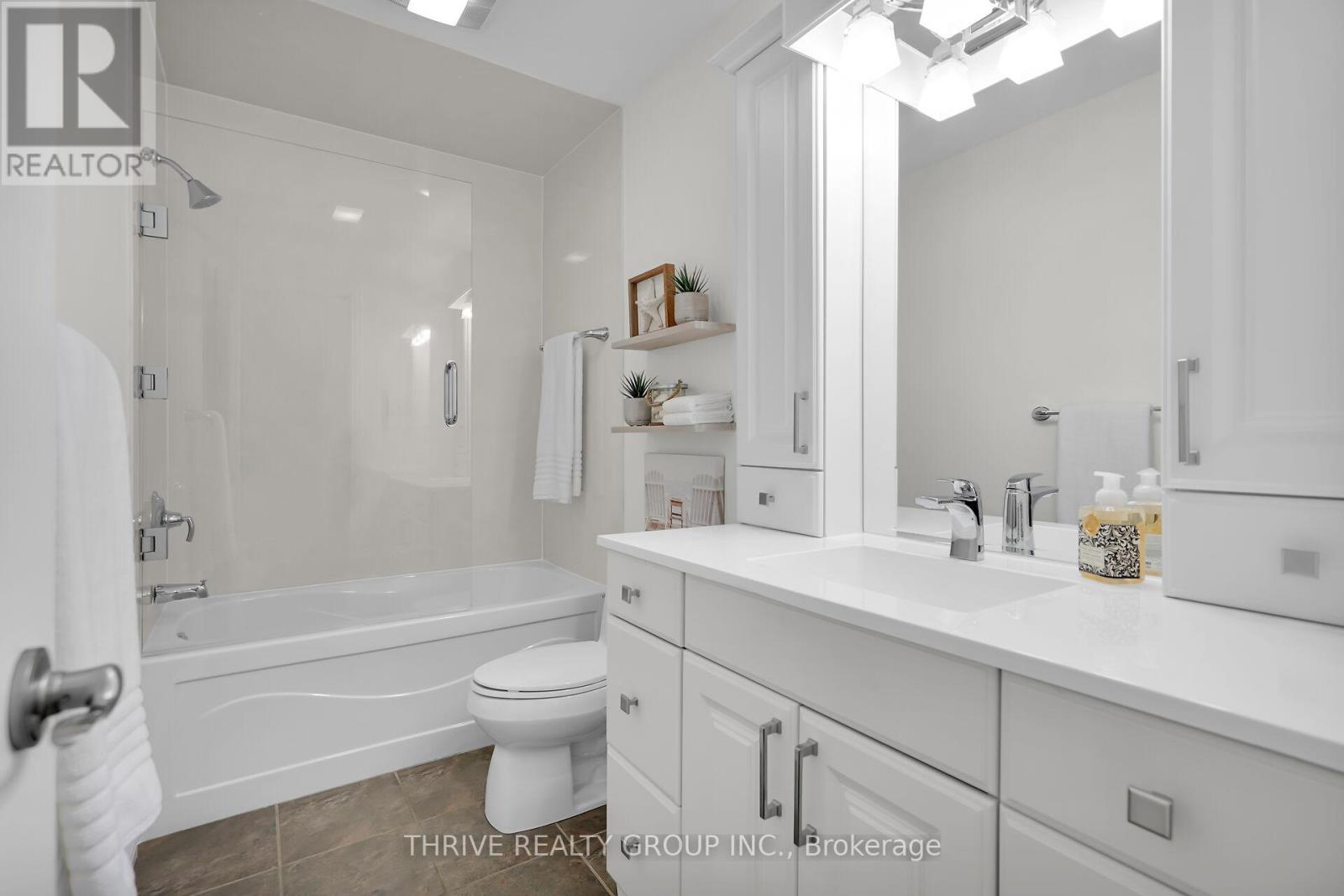 999 Farnham Road, London South, Ontario  N6K 1S3 - Photo 31 - X12417991