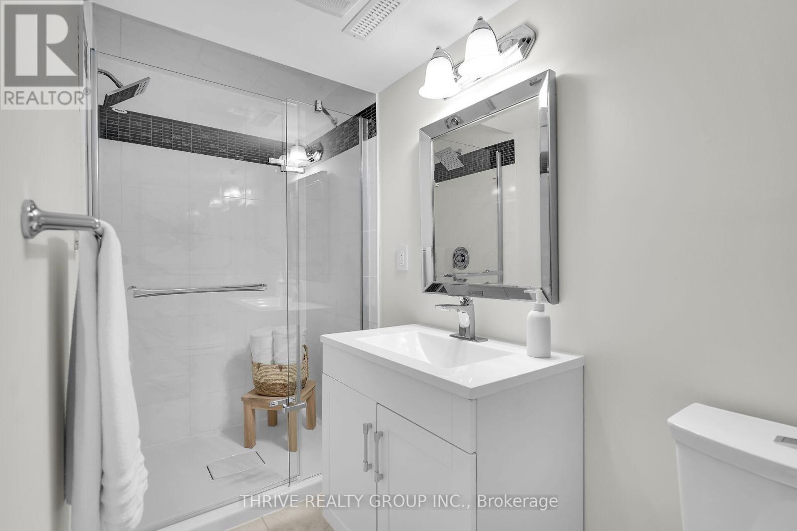 999 Farnham Road, London South, Ontario  N6K 1S3 - Photo 38 - X12417991