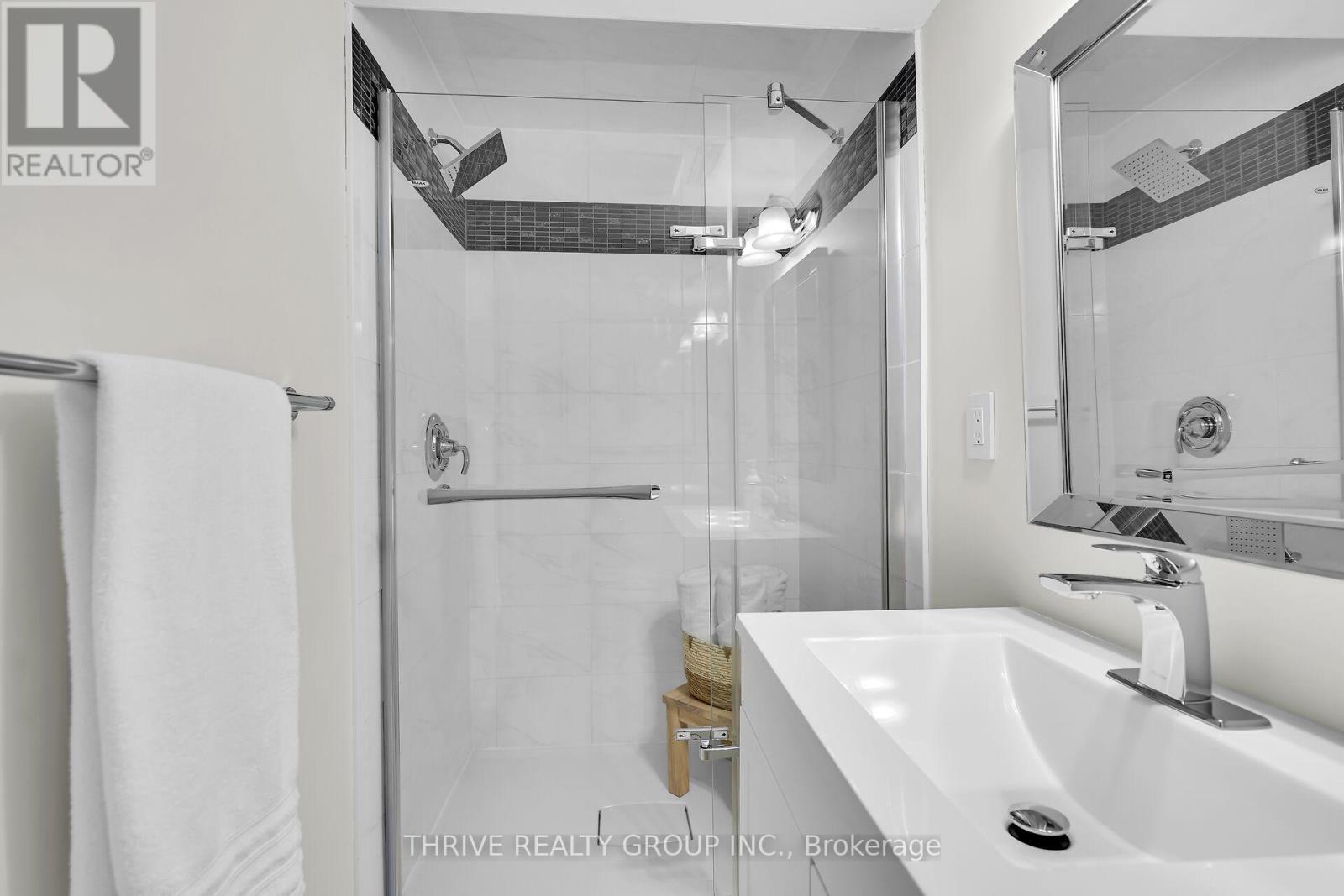 999 Farnham Road, London South, Ontario  N6K 1S3 - Photo 39 - X12417991