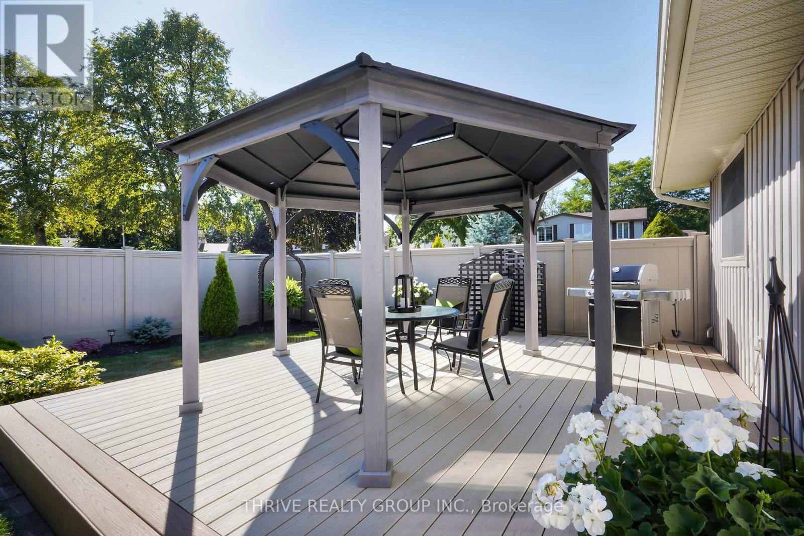 999 Farnham Road, London South, Ontario  N6K 1S3 - Photo 42 - X12417991