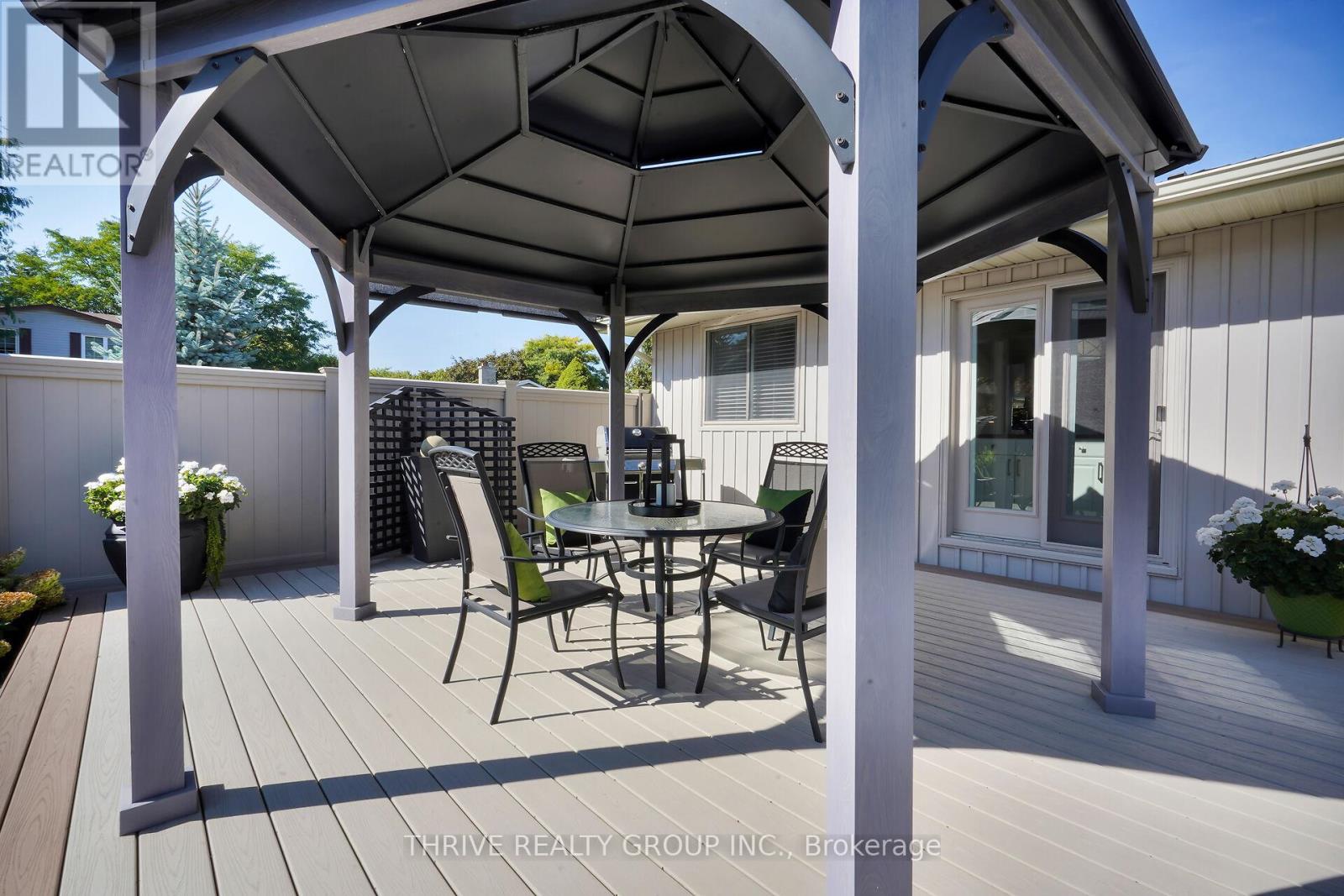 999 Farnham Road, London South, Ontario  N6K 1S3 - Photo 44 - X12417991