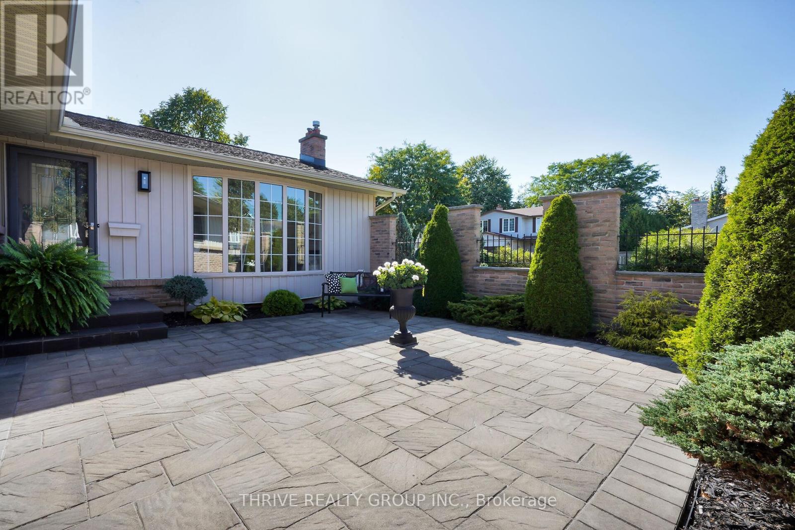 999 Farnham Road, London South, Ontario  N6K 1S3 - Photo 6 - X12417991