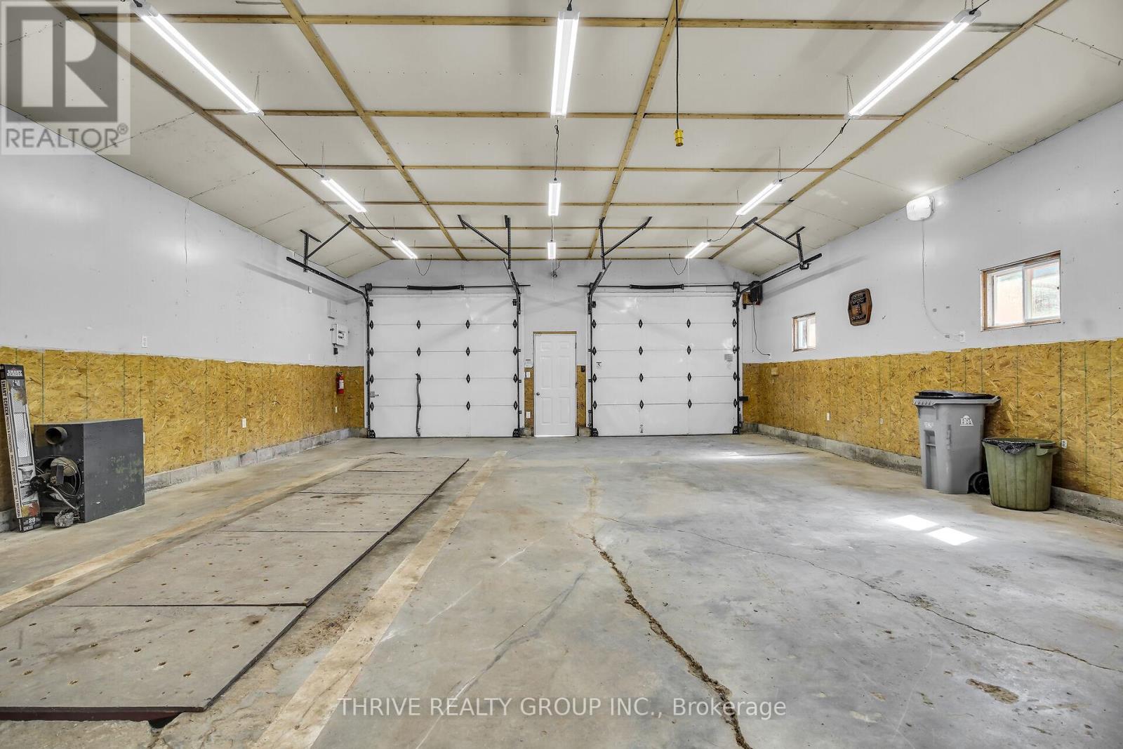 27747 Clyde Street, Adelaide Metcalfe, Ontario  N0M 2B0 - Photo 9 - X12417995