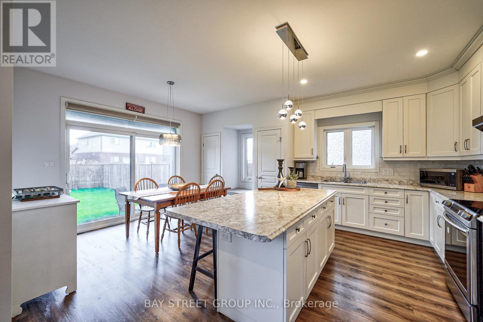 7516 Lionshead Avenue, Niagara Falls, Ontario  L2G 0A7 - Photo 10 - X12417998