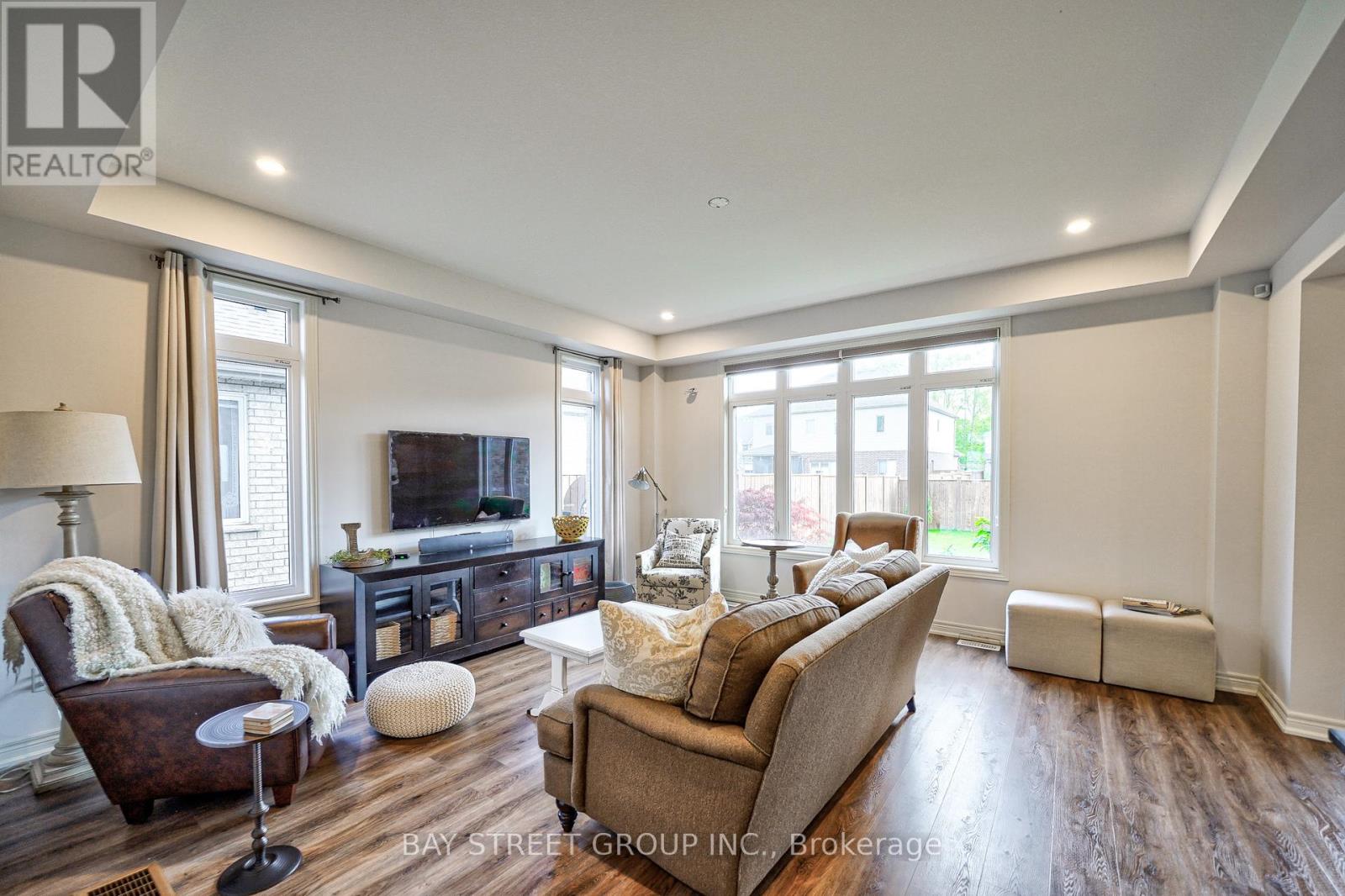 7516 Lionshead Avenue, Niagara Falls, Ontario  L2G 0A7 - Photo 7 - X12417998