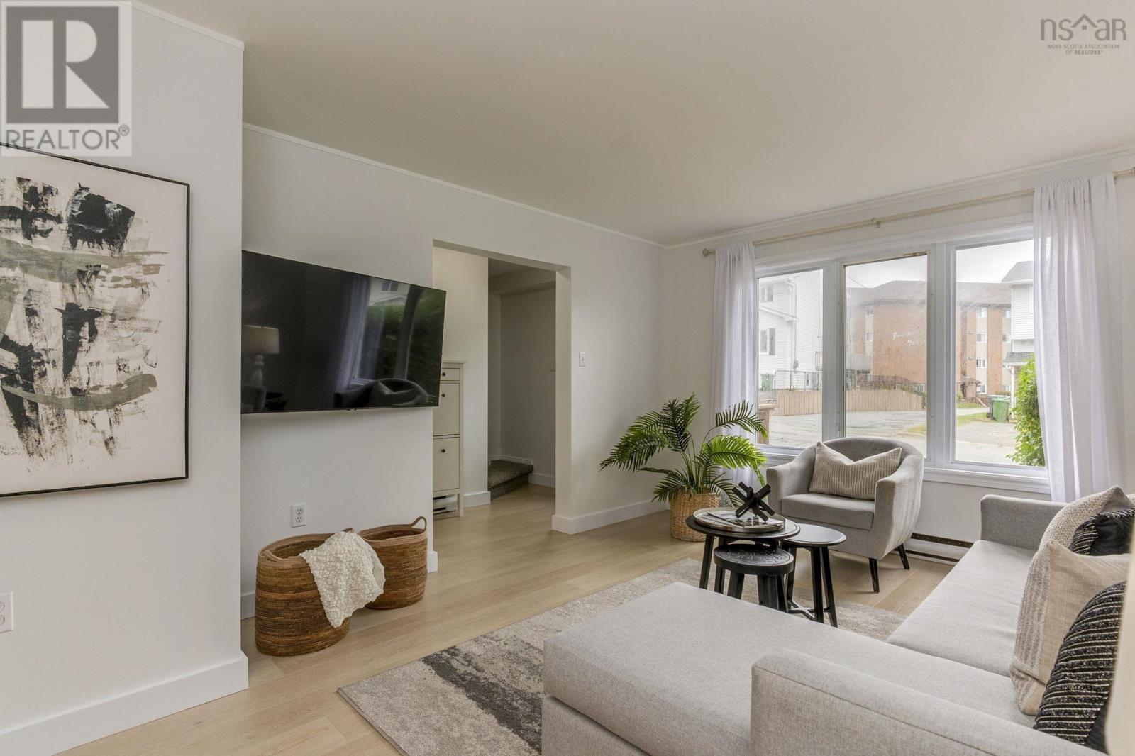 Property at 20 Oakwood Court image 4