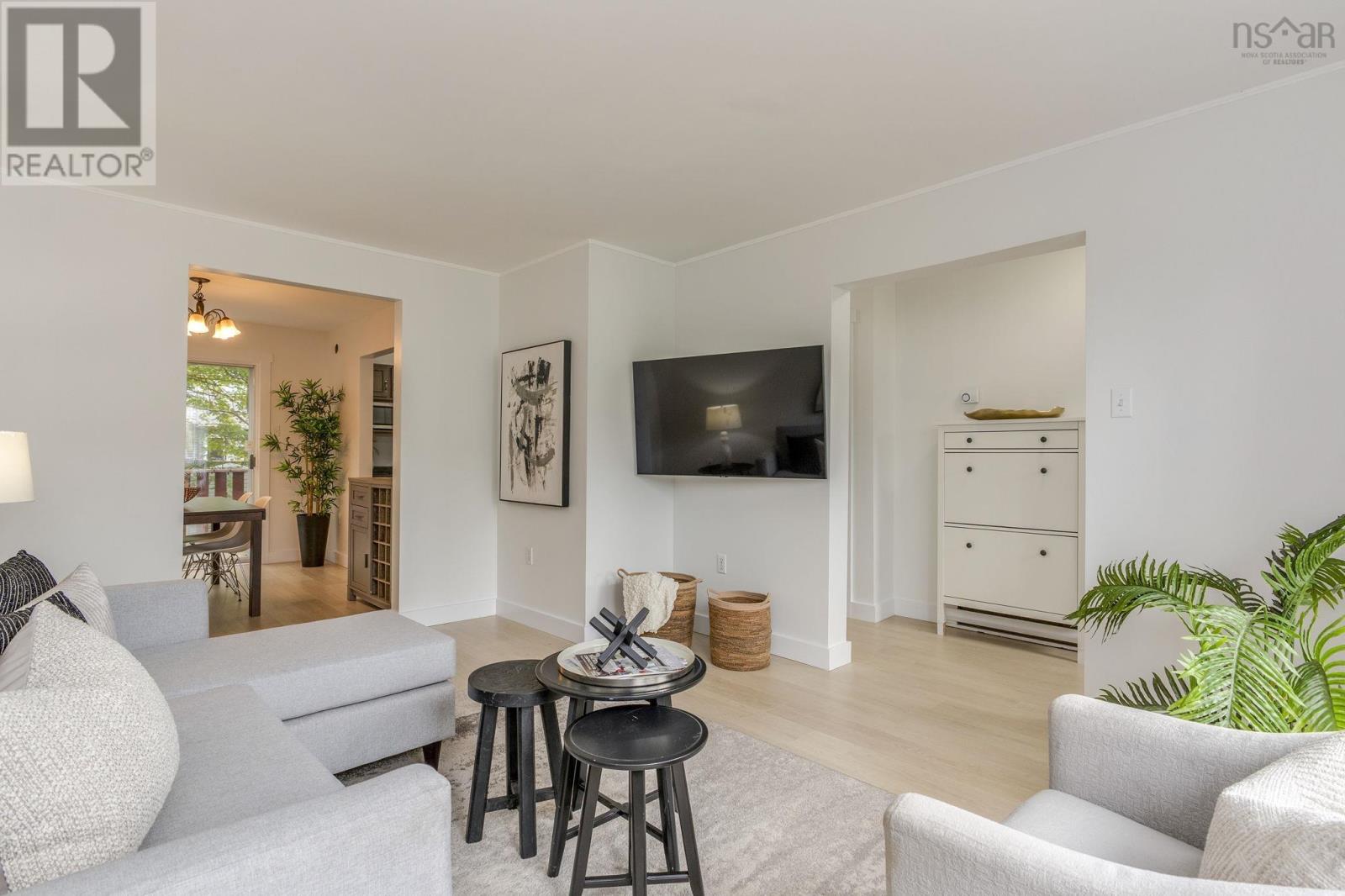 Property at 20 Oakwood Court image 5