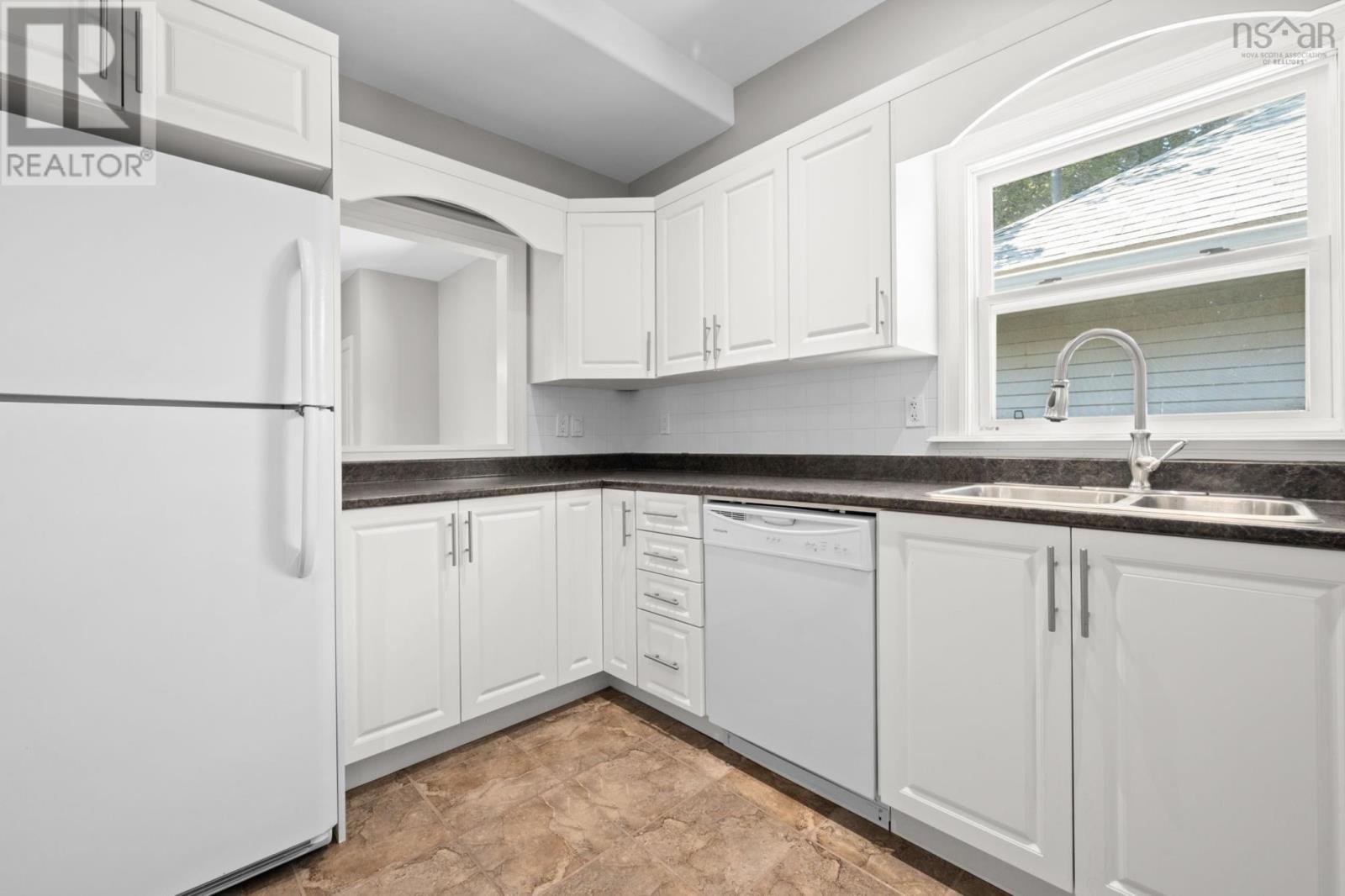6354 Pepperell Street, Halifax, Nova Scotia  B3H 2P4 - Photo 22 - 202523697