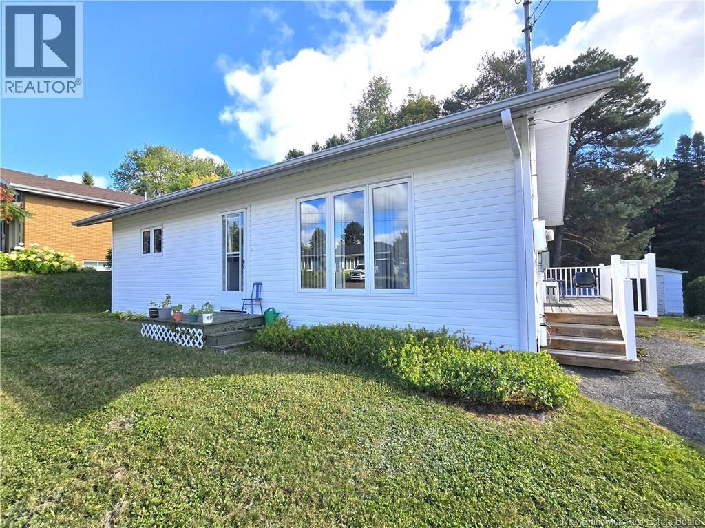 19 J.-Gaspard-Boucher Avenue, Edmundston, New Brunswick  E3V 1P4 - Photo 1 - NB127107