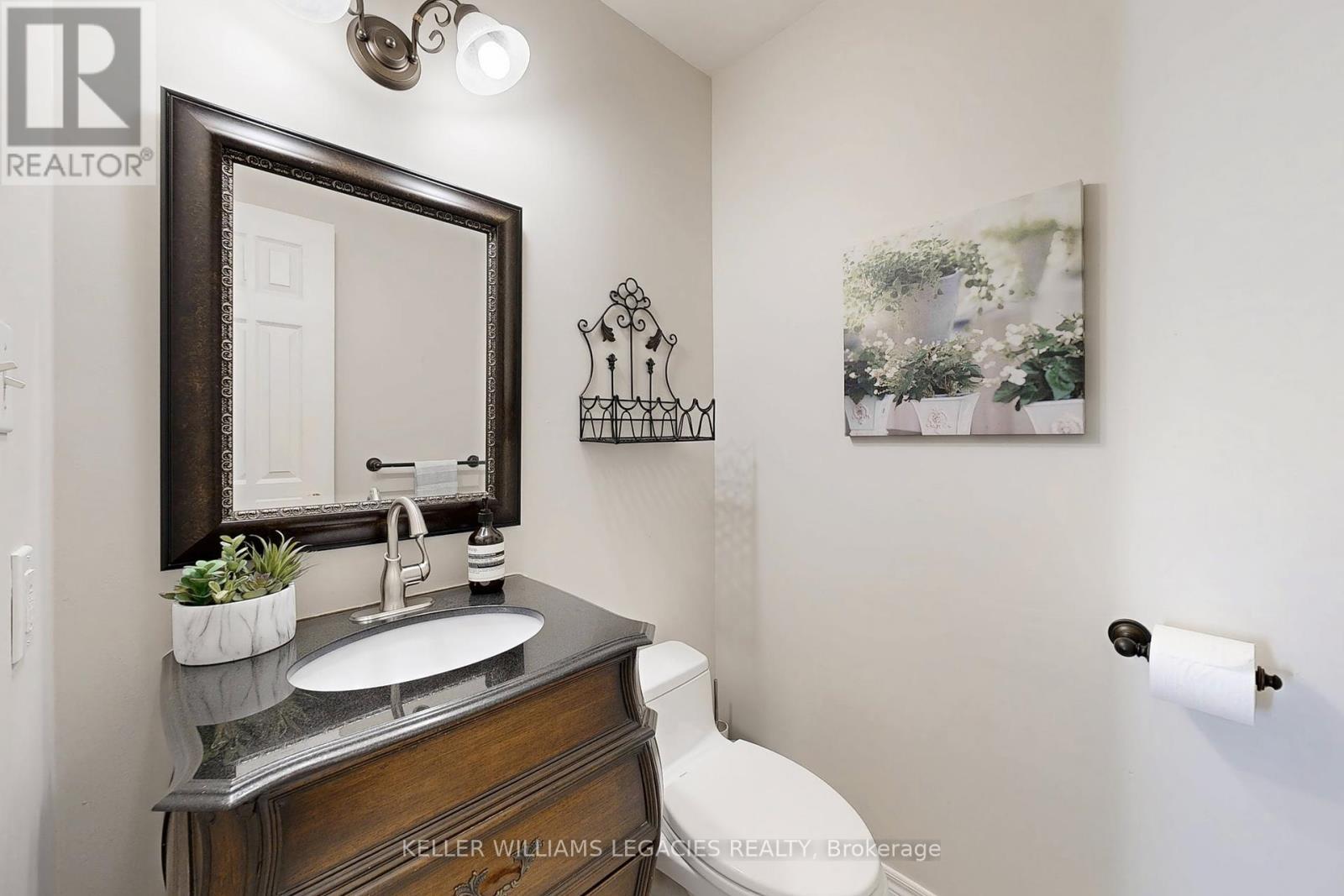 304 Maria Antonia Road, Vaughan, Ontario  L4H 2Z1 - Photo 10 - N12417954