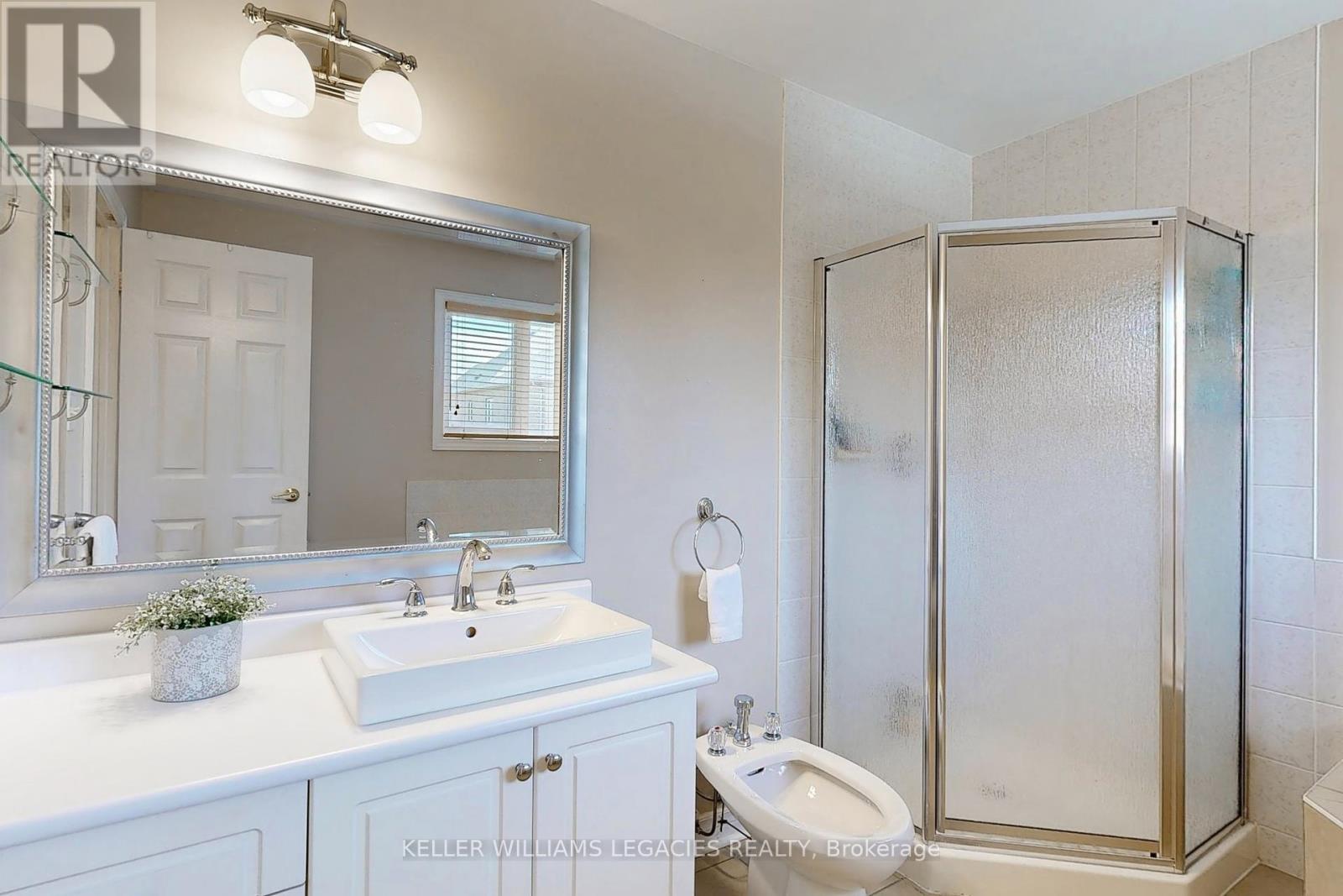 304 Maria Antonia Road, Vaughan, Ontario  L4H 2Z1 - Photo 15 - N12417954