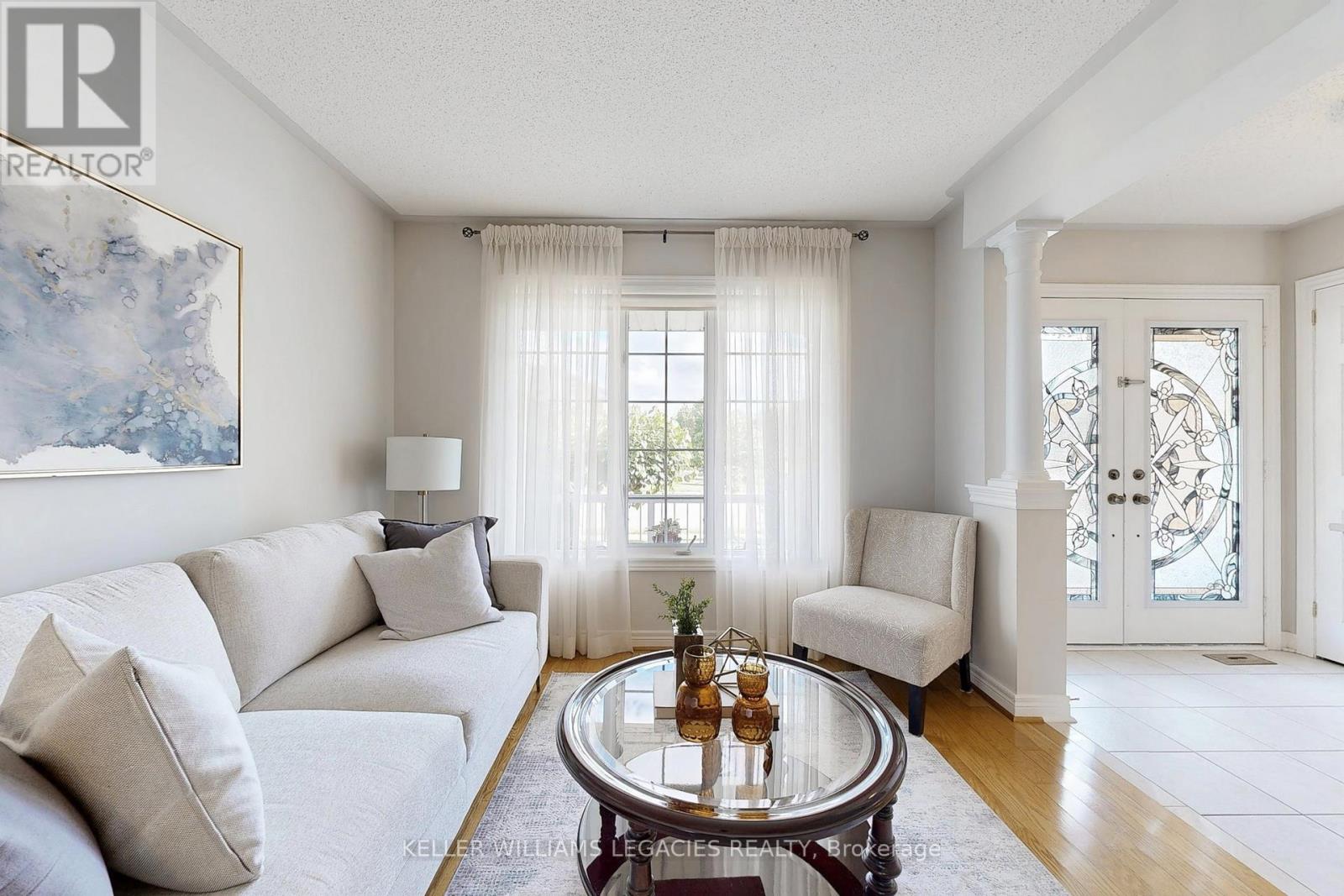 304 Maria Antonia Road, Vaughan, Ontario  L4H 2Z1 - Photo 2 - N12417954