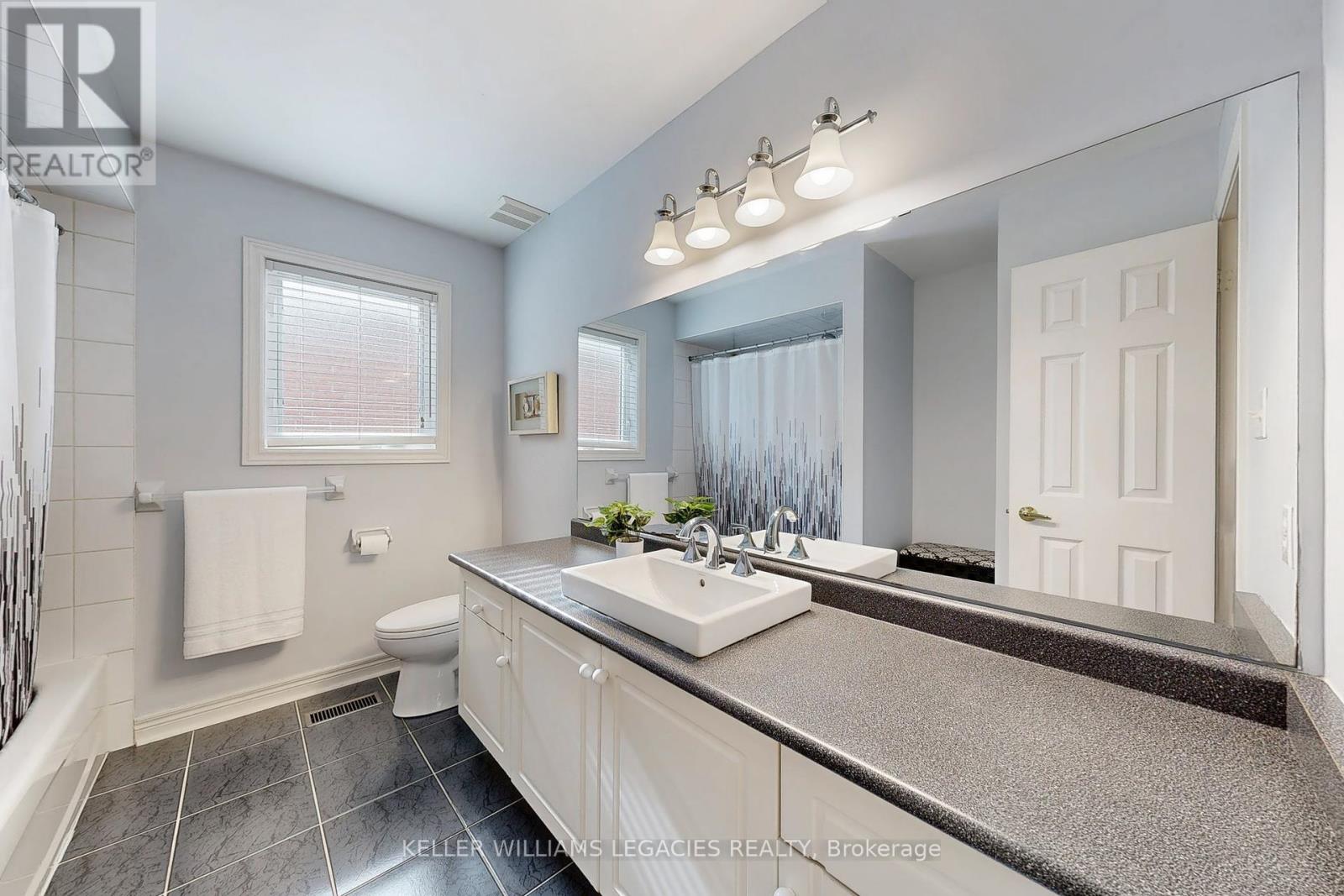 304 Maria Antonia Road, Vaughan, Ontario  L4H 2Z1 - Photo 22 - N12417954