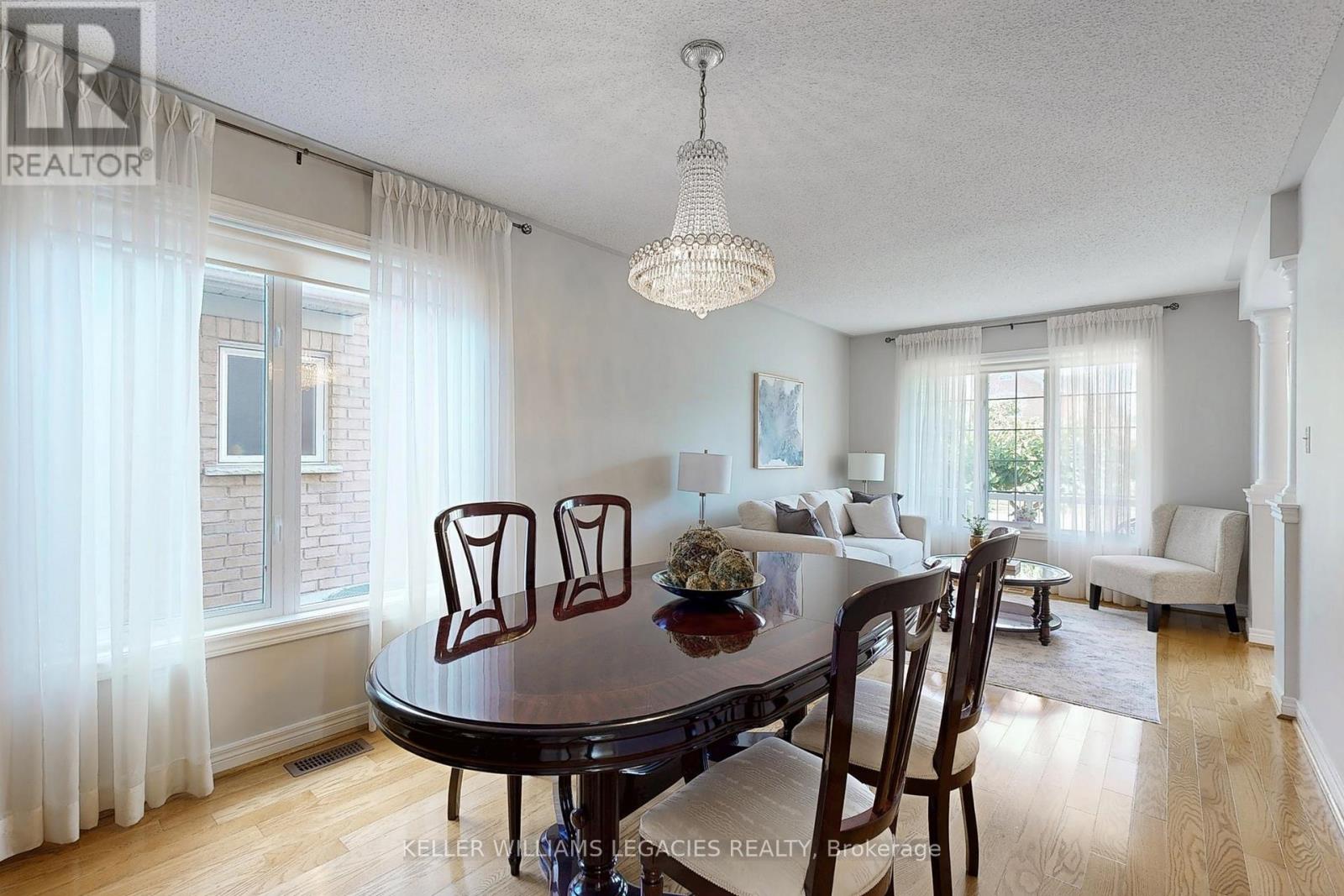 304 Maria Antonia Road, Vaughan, Ontario  L4H 2Z1 - Photo 4 - N12417954