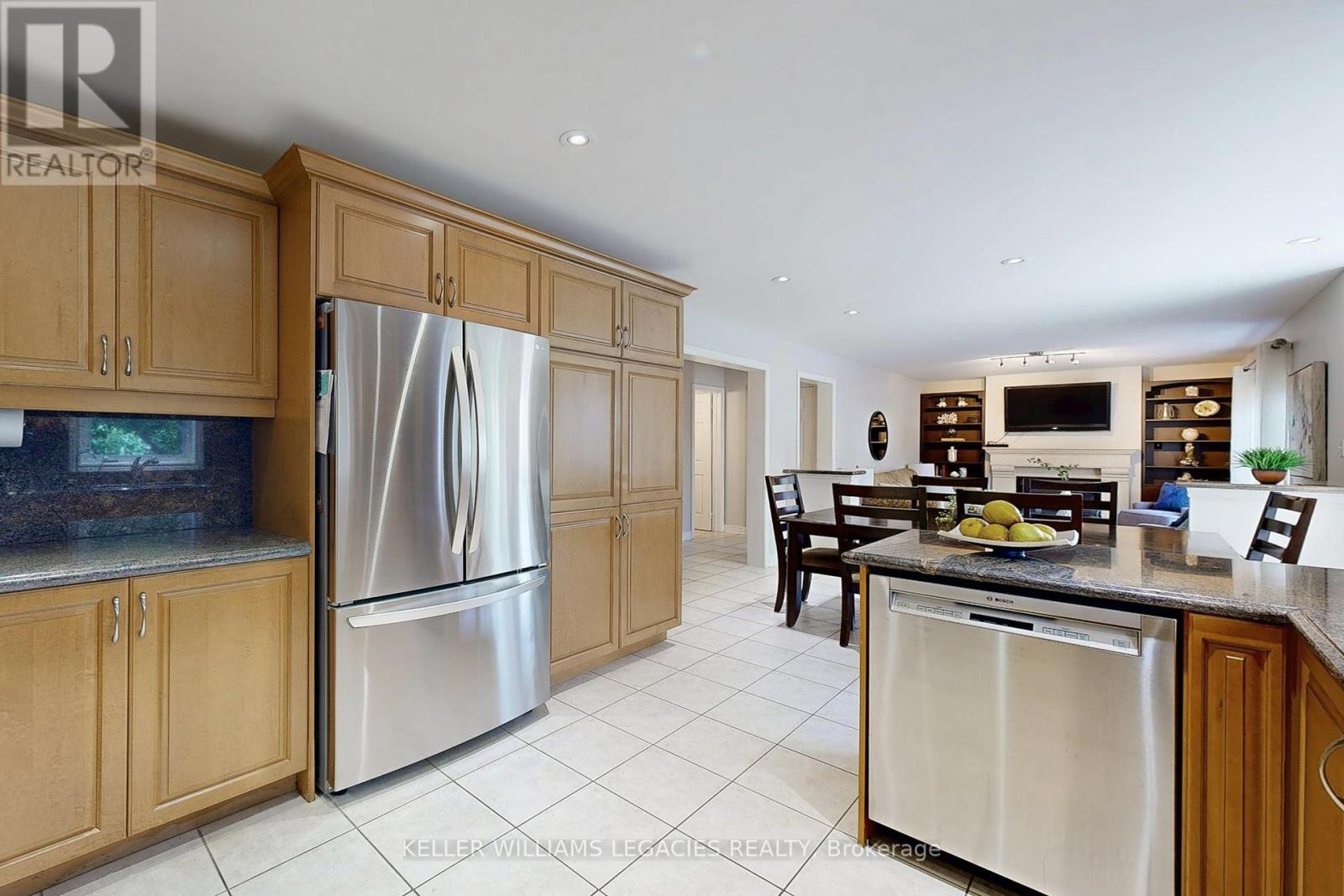 304 Maria Antonia Road, Vaughan, Ontario  L4H 2Z1 - Photo 7 - N12417954