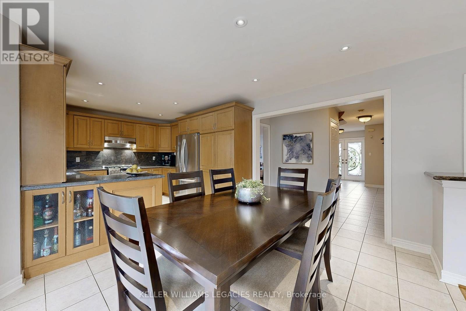 304 Maria Antonia Road, Vaughan, Ontario  L4H 2Z1 - Photo 8 - N12417954