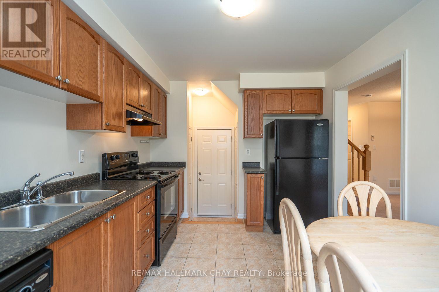 20 Steele Street, New Tecumseth, Ontario  L9R 0E6 - Photo 14 - N12417990
