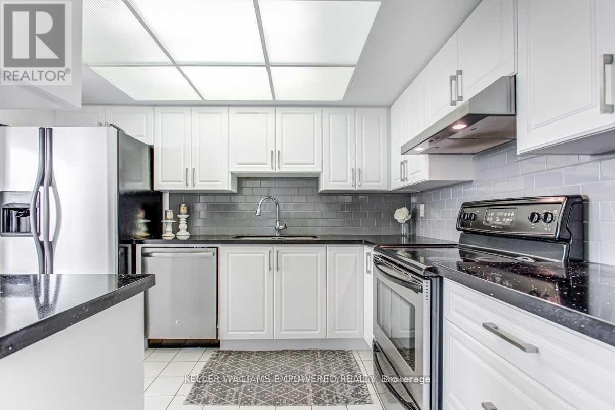 707 - 20 Harding Boulevard W, Richmond Hill, Ontario  L4C 9S4 - Photo 5 - N12417994