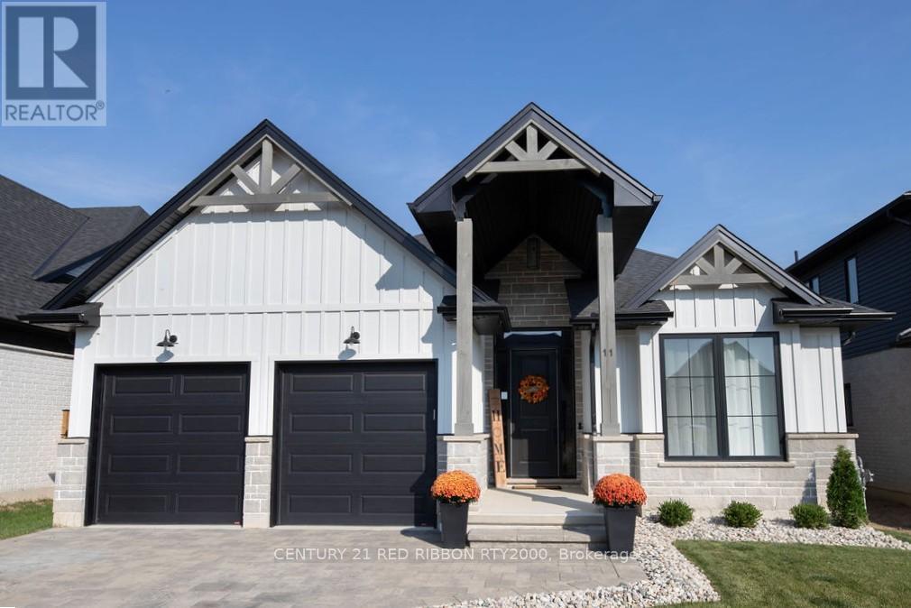 11 Briscoe Crescent, Strathroy-Caradoc, Ontario  N7G 4E1 - Photo 1 - X12418032