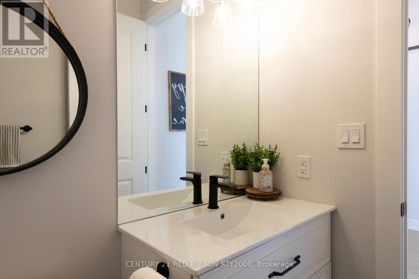 11 Briscoe Crescent, Strathroy-Caradoc, Ontario  N7G 4E1 - Photo 26 - X12418032