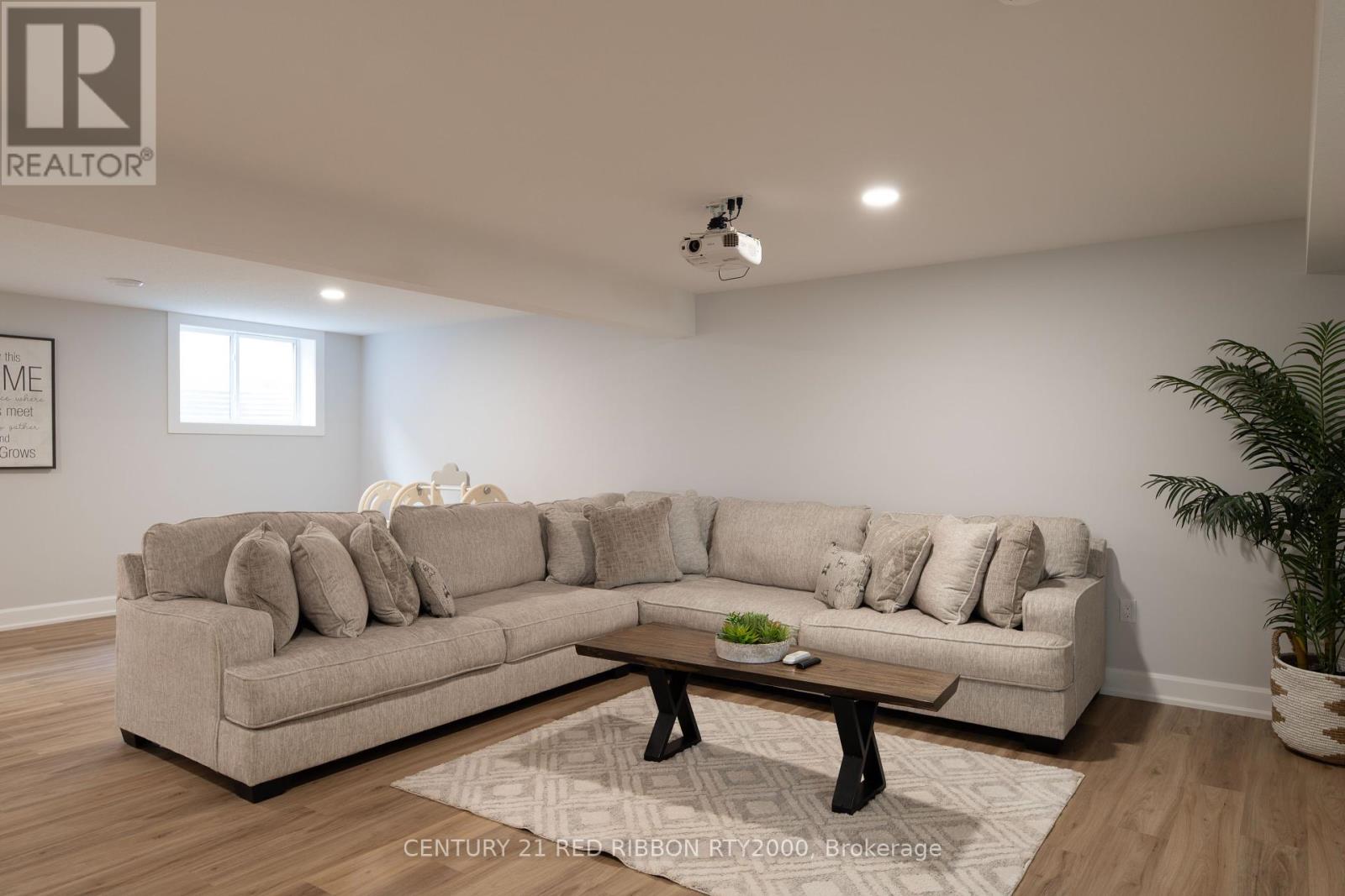 11 Briscoe Crescent, Strathroy-Caradoc, Ontario  N7G 4E1 - Photo 29 - X12418032