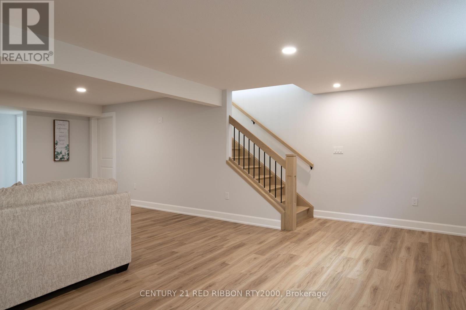 11 Briscoe Crescent, Strathroy-Caradoc, Ontario  N7G 4E1 - Photo 31 - X12418032