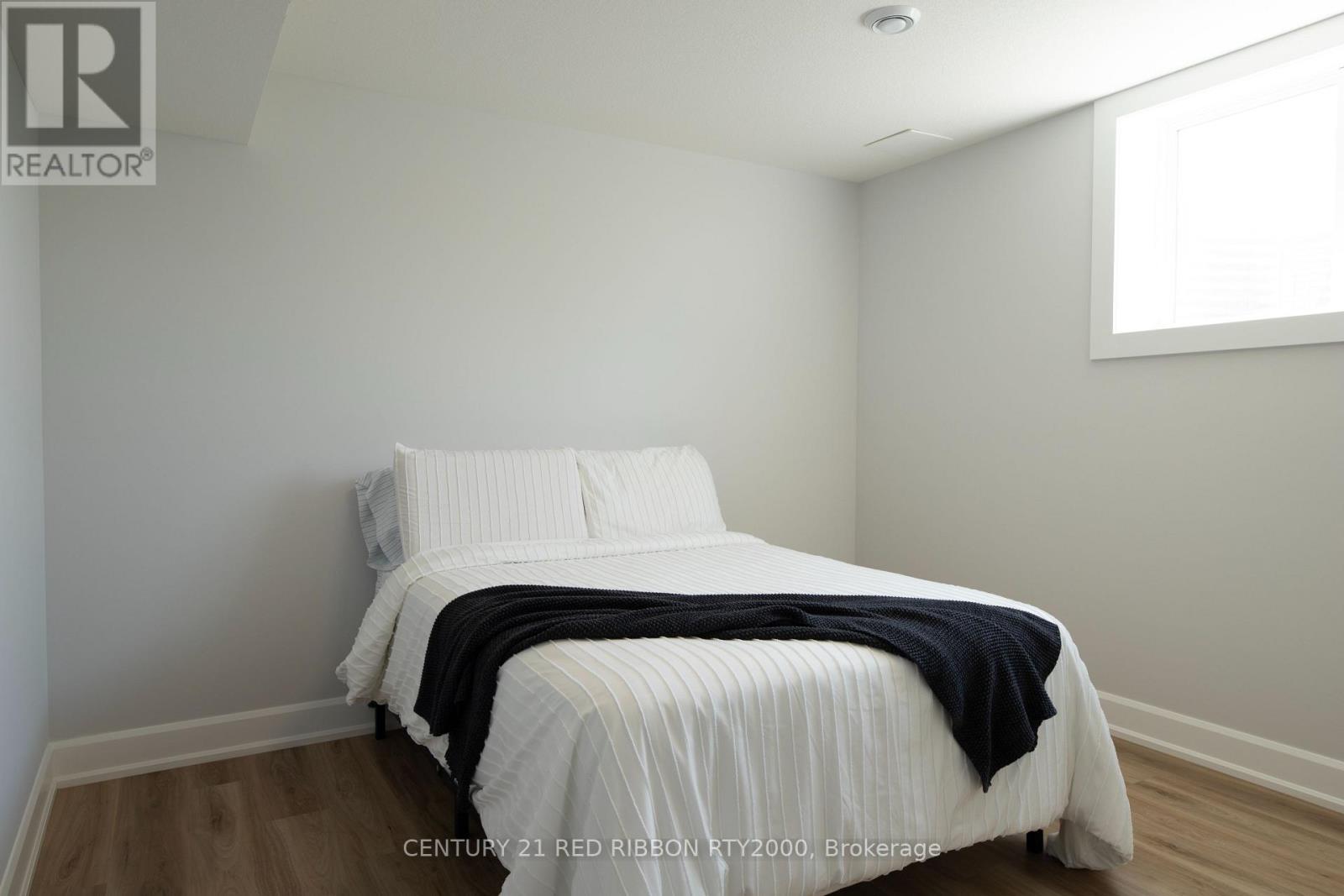 11 Briscoe Crescent, Strathroy-Caradoc, Ontario  N7G 4E1 - Photo 33 - X12418032