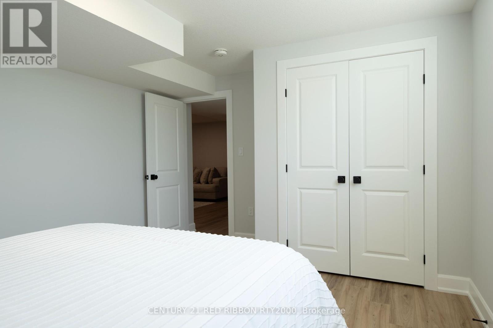11 Briscoe Crescent, Strathroy-Caradoc, Ontario  N7G 4E1 - Photo 37 - X12418032