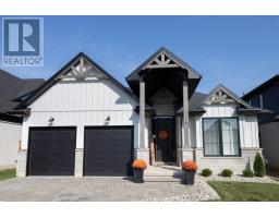 11 BRISCOE CRESCENT, Strathroy-Caradoc, Ontario