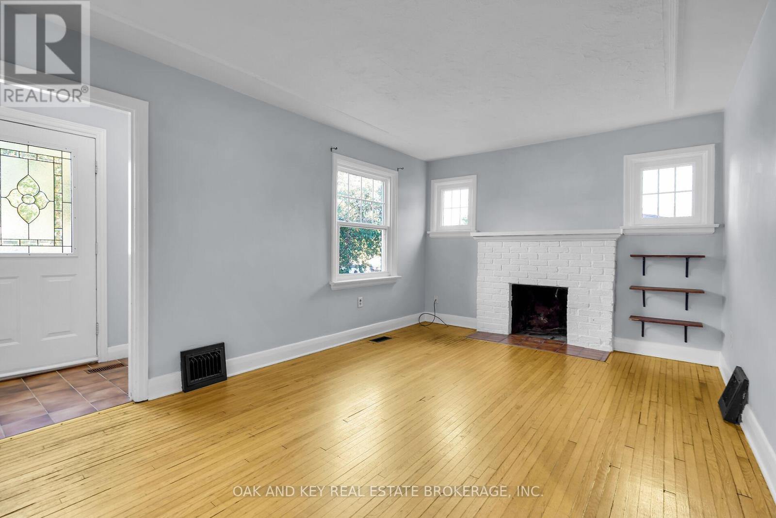 114 Lyman Street, London East, Ontario  N5Y 1M8 - Photo 5 - X12418037