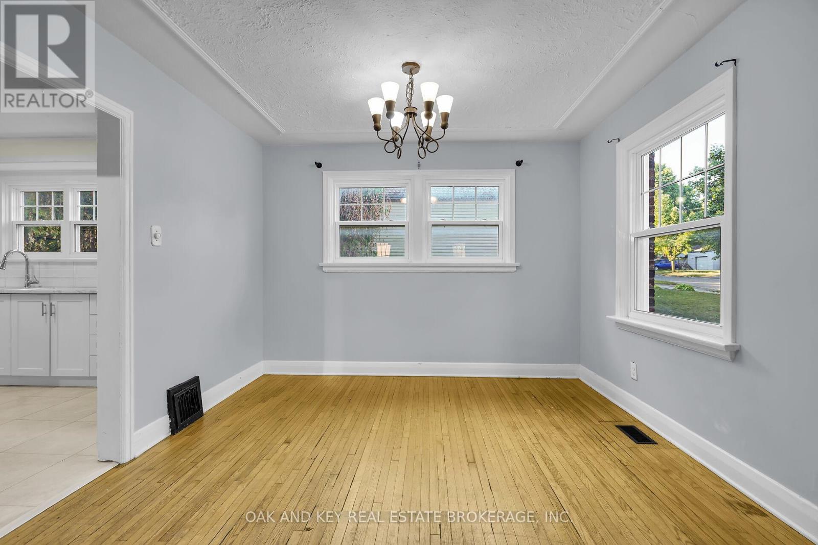 114 Lyman Street, London East, Ontario  N5Y 1M8 - Photo 7 - X12418037