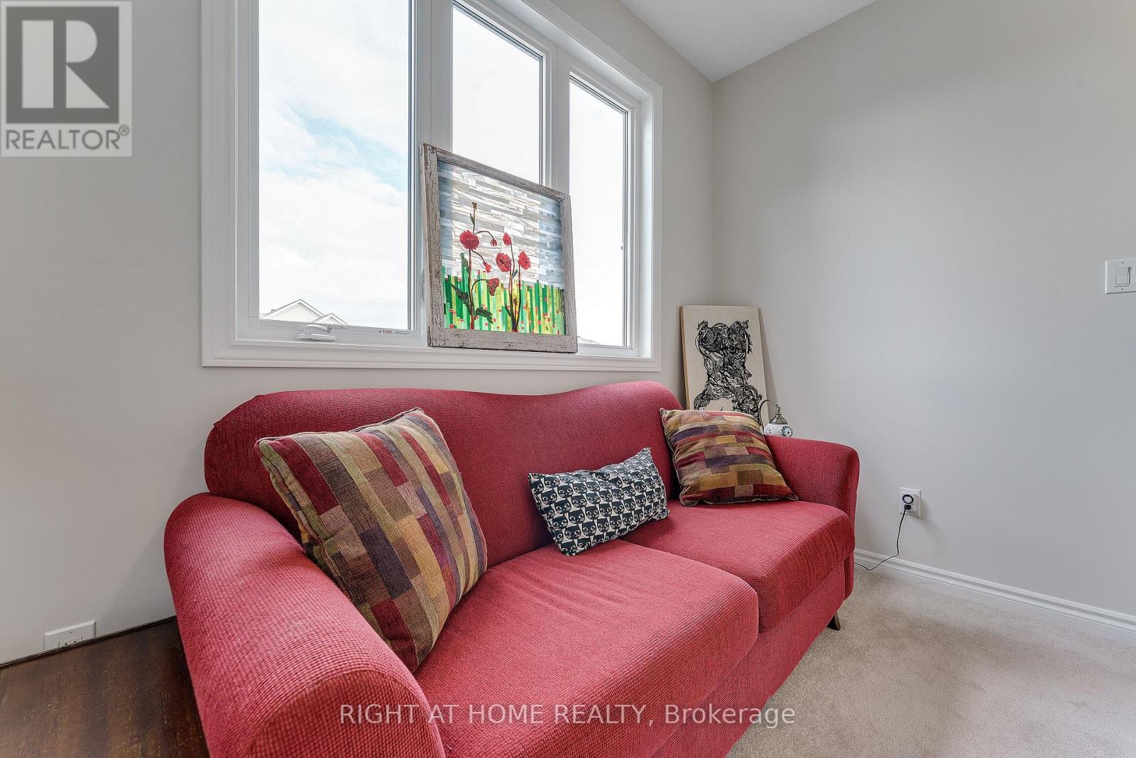 715 Derreen Avenue, Ottawa, Ontario  K2S 2Y9 - Photo 17 - X12418039
