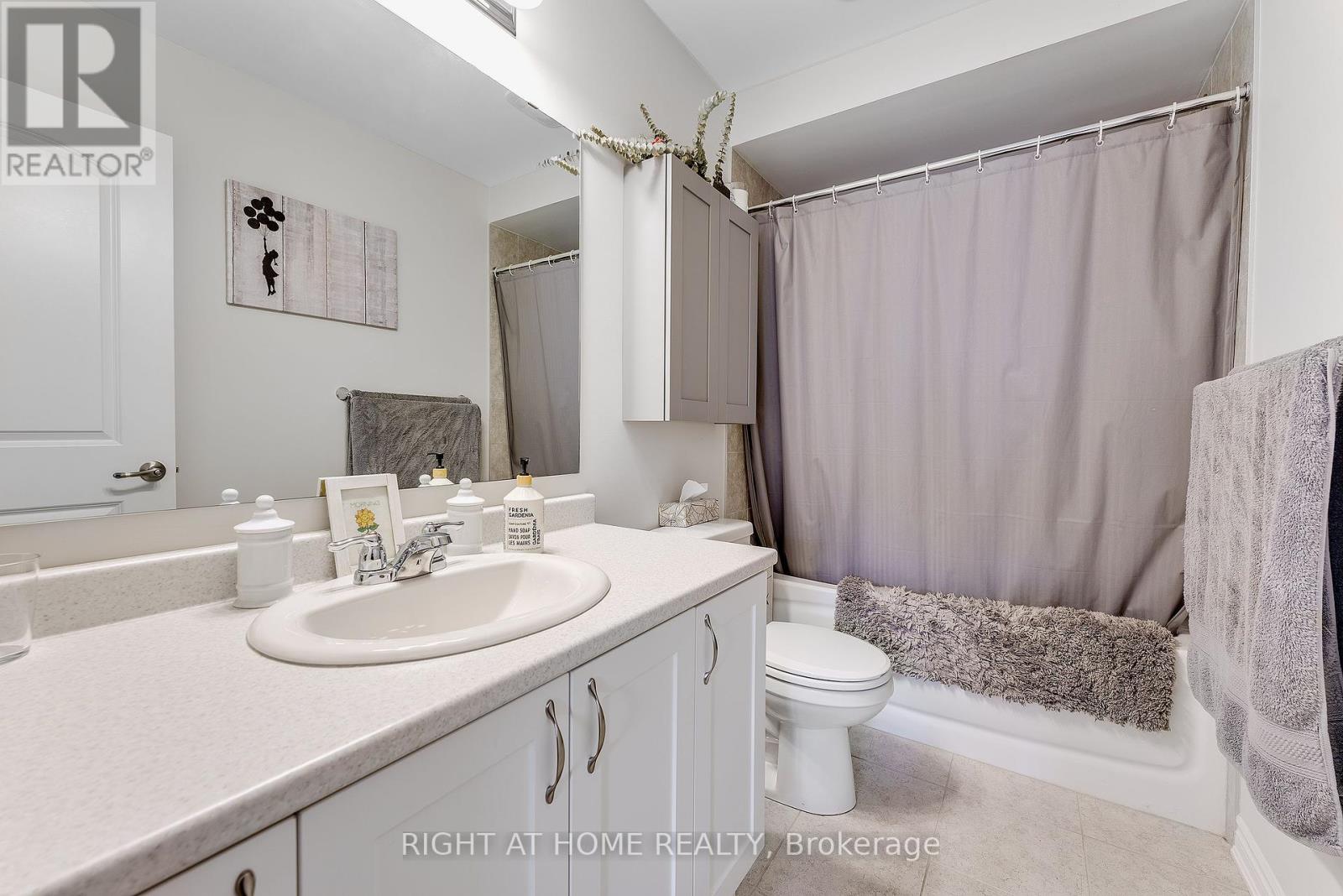 715 Derreen Avenue, Ottawa, Ontario  K2S 2Y9 - Photo 22 - X12418039