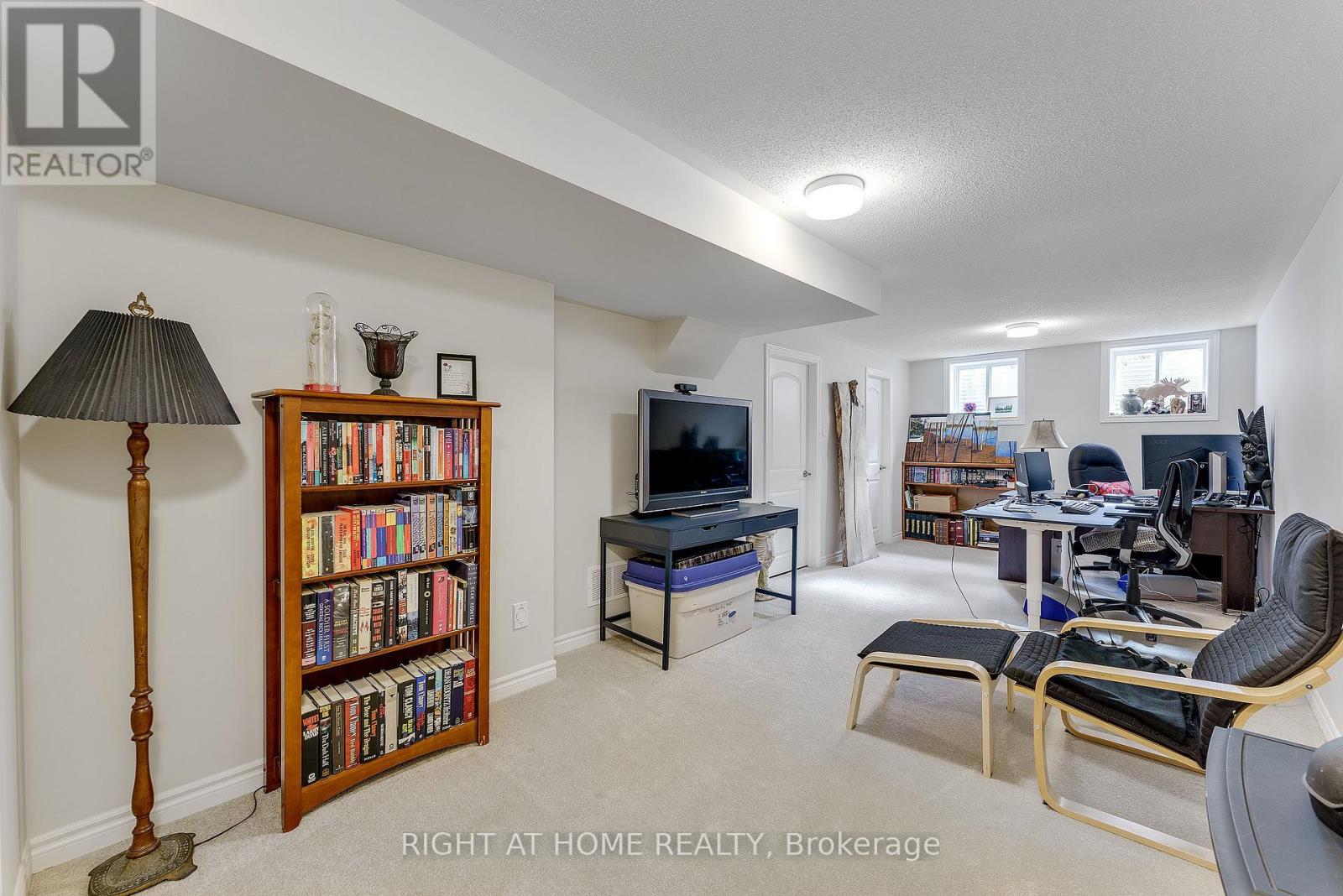 715 Derreen Avenue, Ottawa, Ontario  K2S 2Y9 - Photo 29 - X12418039