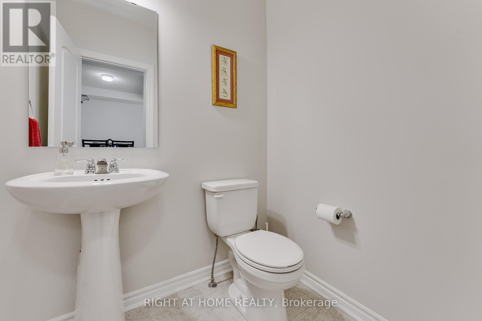 715 Derreen Avenue, Ottawa, Ontario  K2S 2Y9 - Photo 6 - X12418039